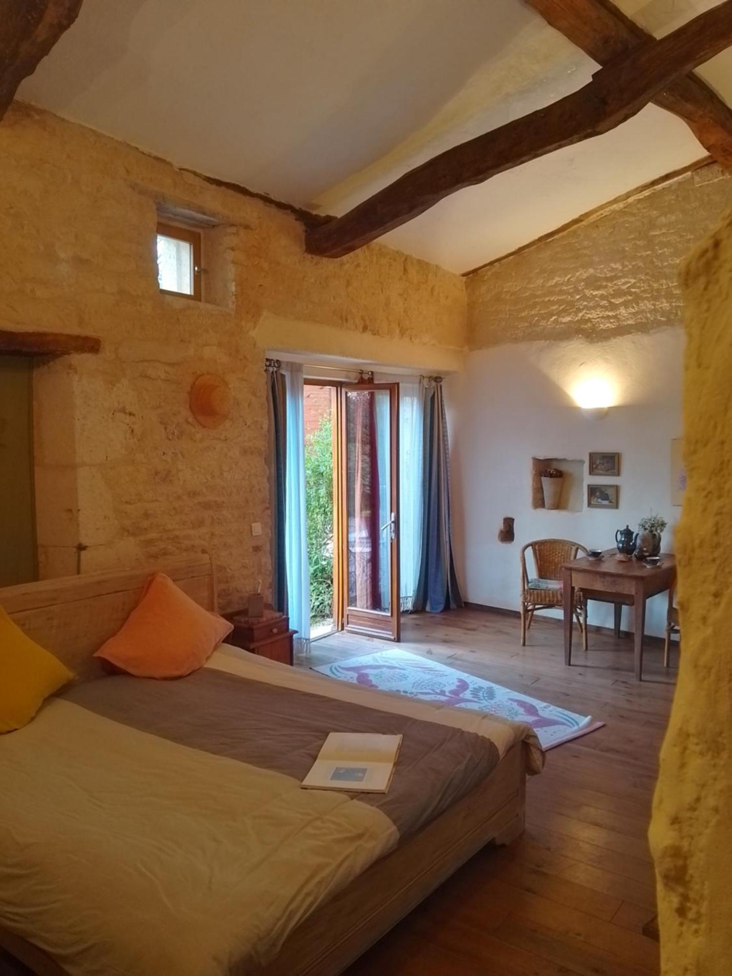 Bastida De Beata Bed and Breakfast Noailles  Εξωτερικό φωτογραφία