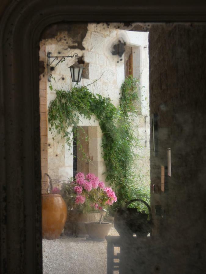 Bastida De Beata Bed and Breakfast Noailles  Εξωτερικό φωτογραφία